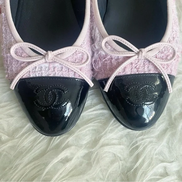 Chanel Pink Tweed Ballerina Flats Black Patent Leather Cap Toe CC Logo size 38 - Picture 10 of 13